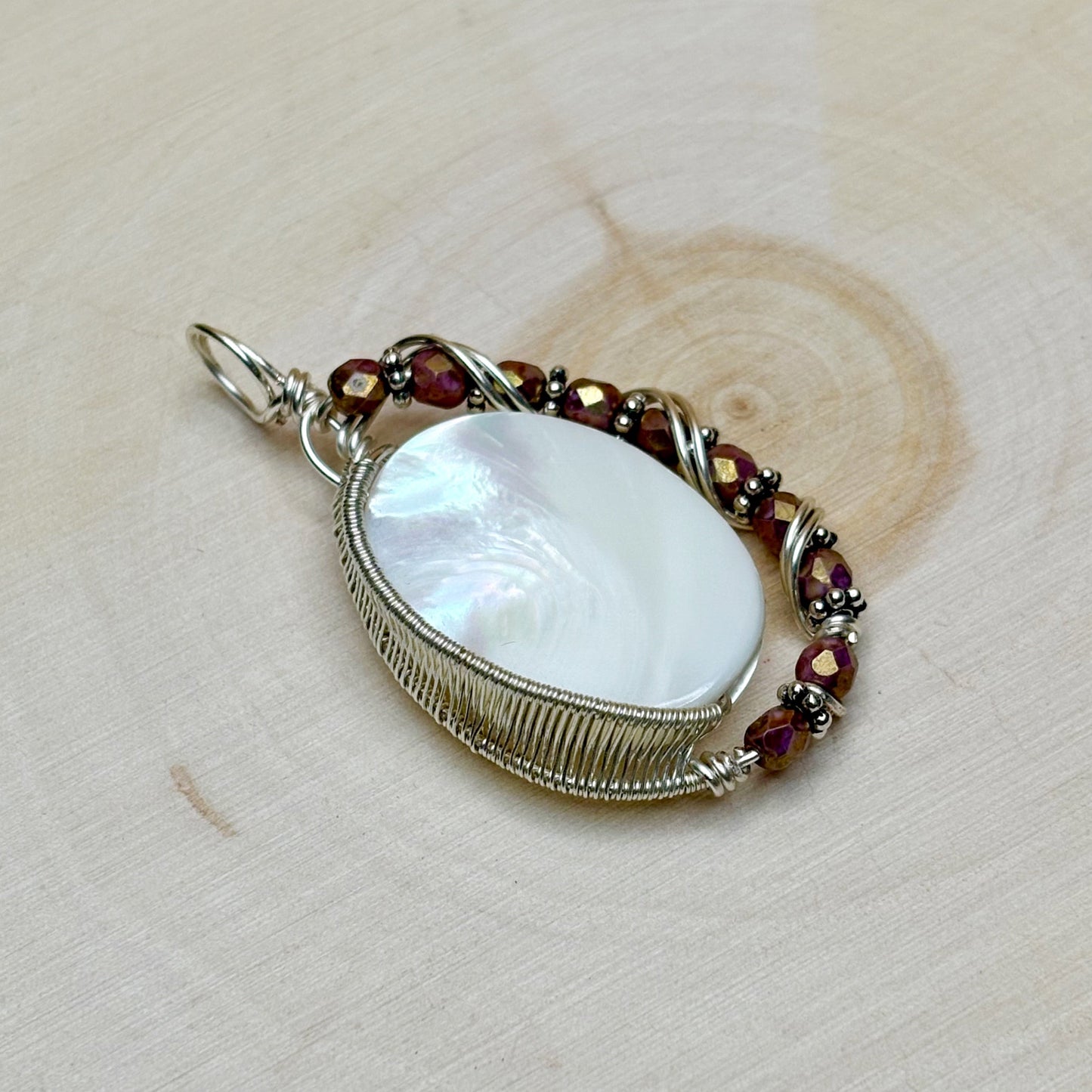 necklace pendant with mother of pearl shell