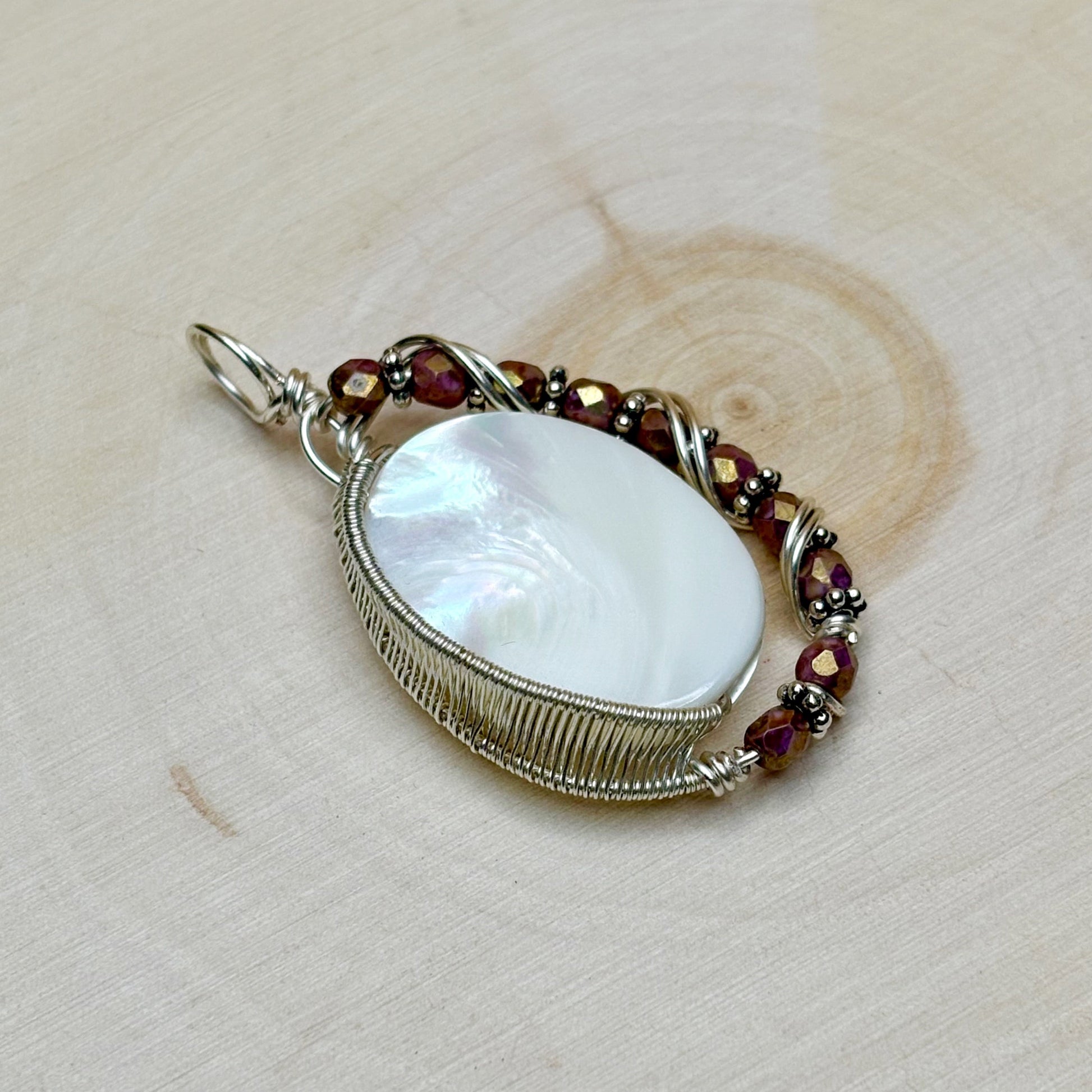 necklace pendant with mother of pearl shell